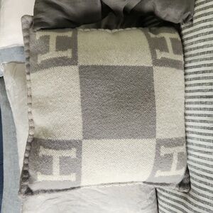 Hermès cashmere cushion grey